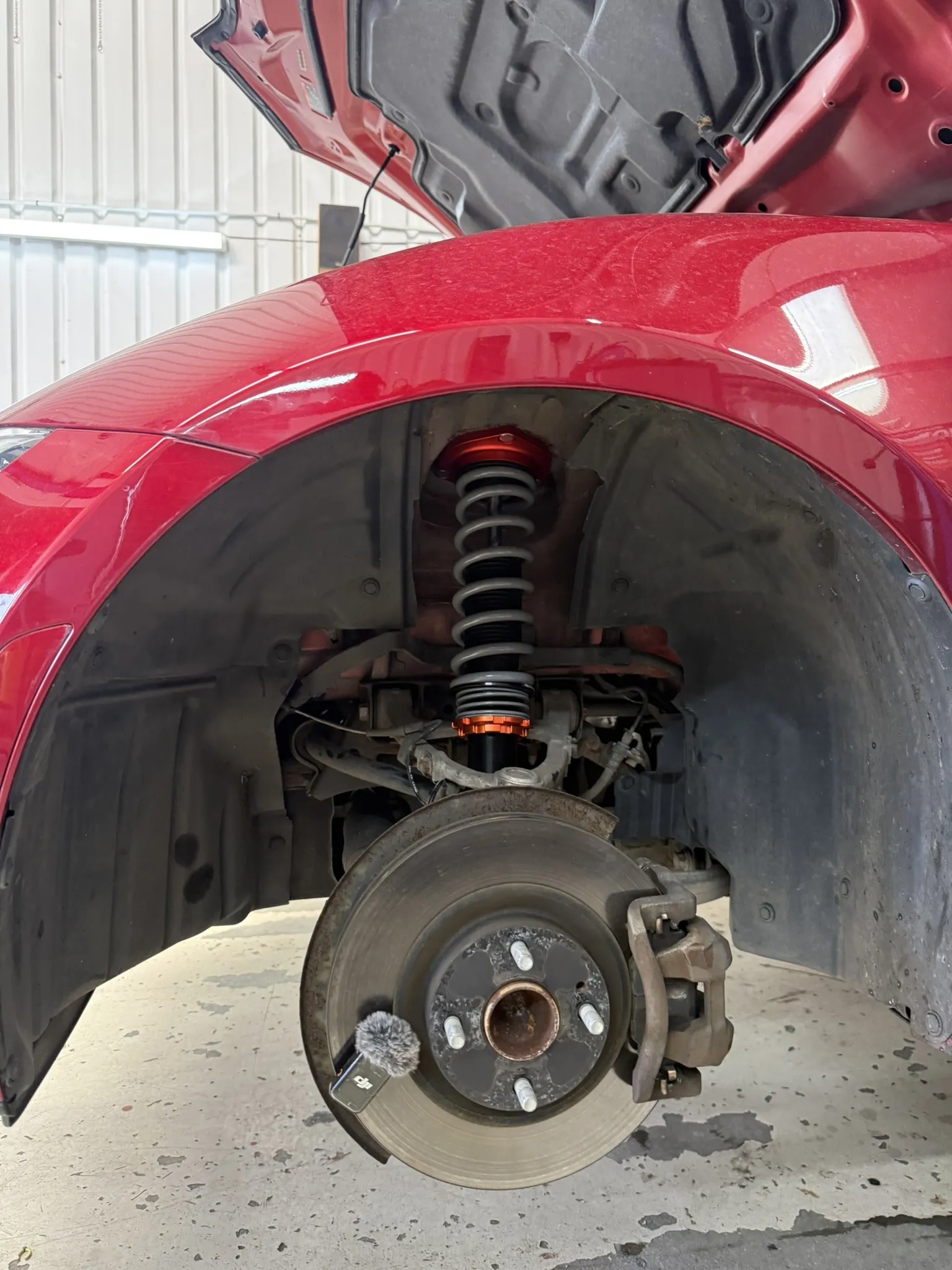 The Tecna fitted in the front arch with the wheel off